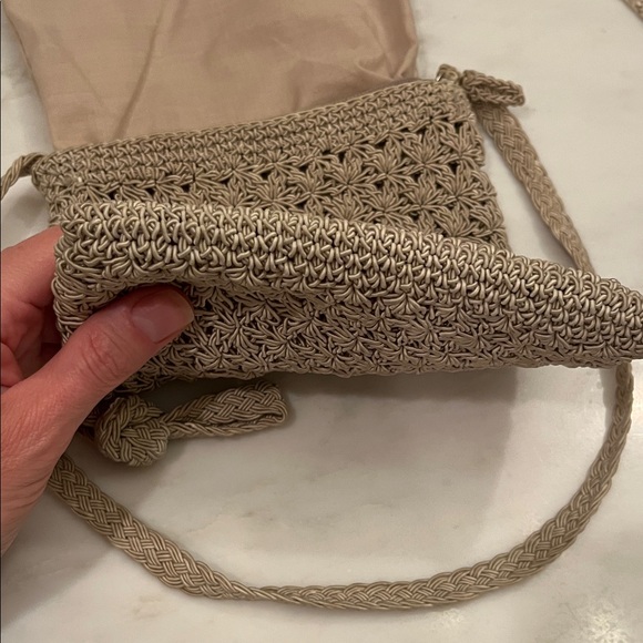 Elegant Tan Crochet Shoulder/crossbody Bag - Picture 9 of 9
